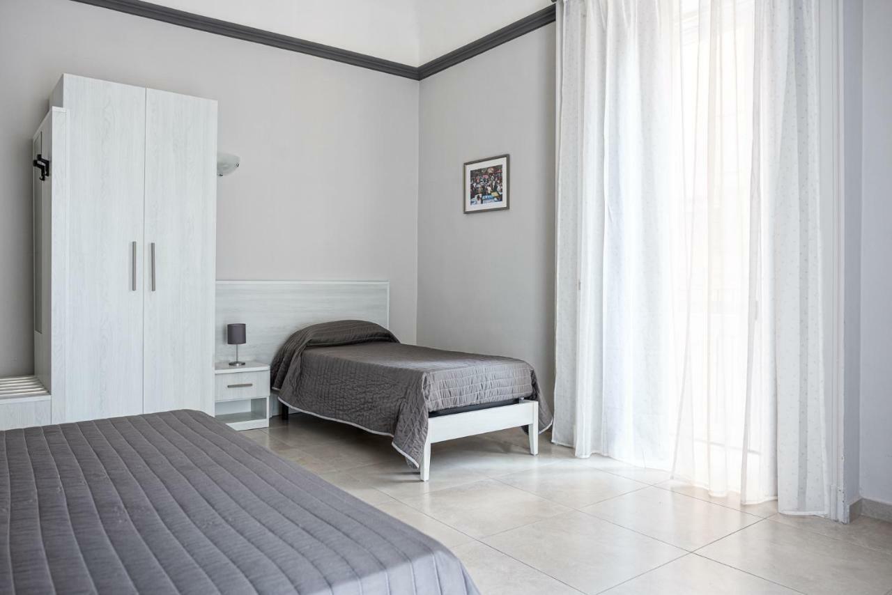 קטאניה Hotel Costanza מראה חיצוני תמונה